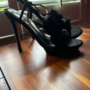 Badgley Mischka black satin platform heels